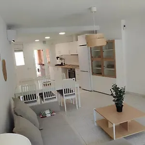 https://apartamentos-oasis-playa-de-aro.topcostabravahotels.com
